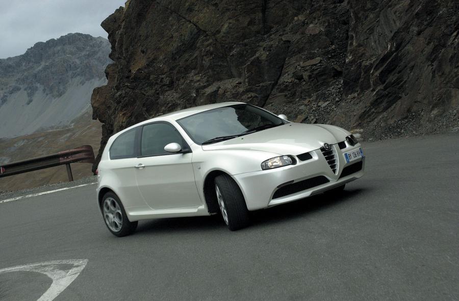  Alfa Romeo 147 GTA 2002 года  (фото 23 из 70)
